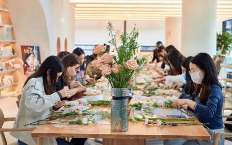 �¾��������������Ծ��ʻ����뻨��ɳ�������������ˡ�Ů��ڵ��·�ʽ��